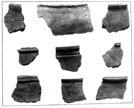 Tafel IX b) Rethra: Slawische Topfscherben
